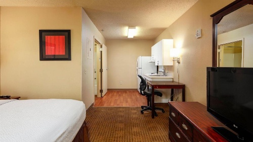Home 1 Suites Extended Stay image 4